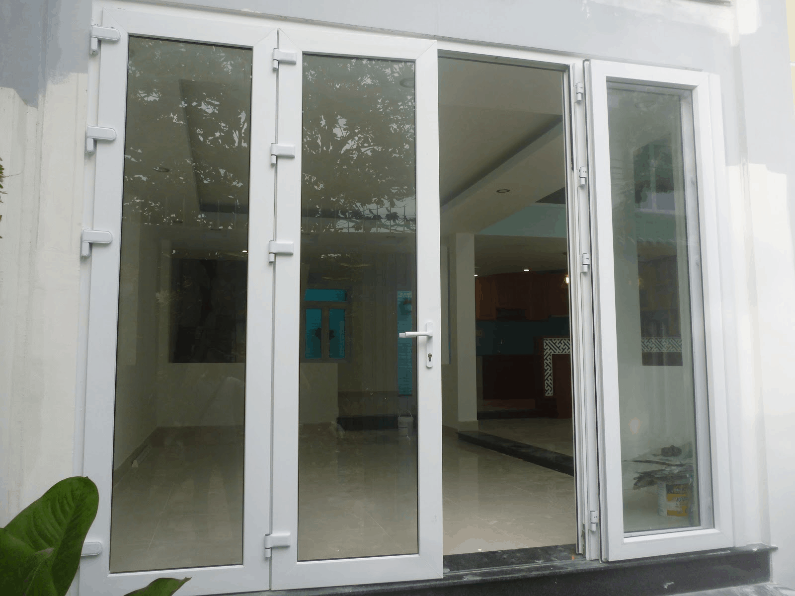 Công ty báo giá thi công làm cửa sắt 4 cánh đẹp giá tiết kiệm Công ty báo giá thi công làm cửa sắt 4 cánh đẹp giá rẻ nhất